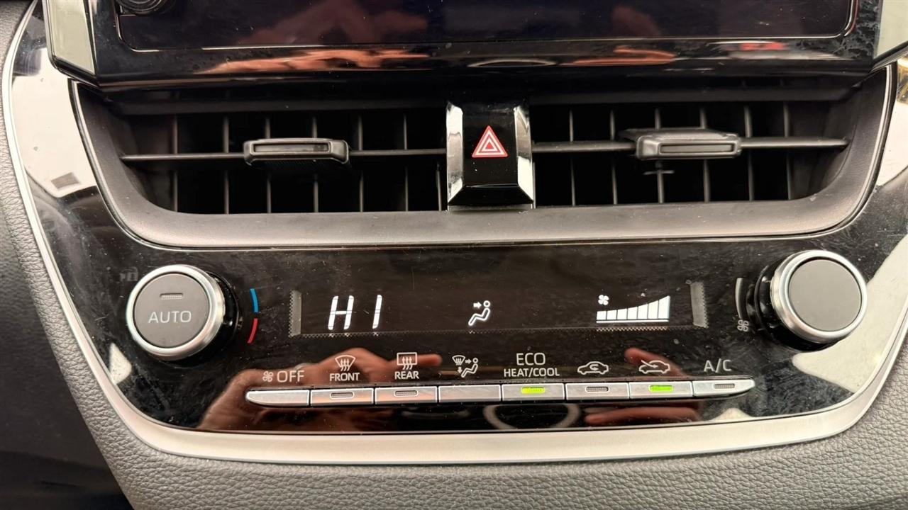 Toyota Corolla LE 2025