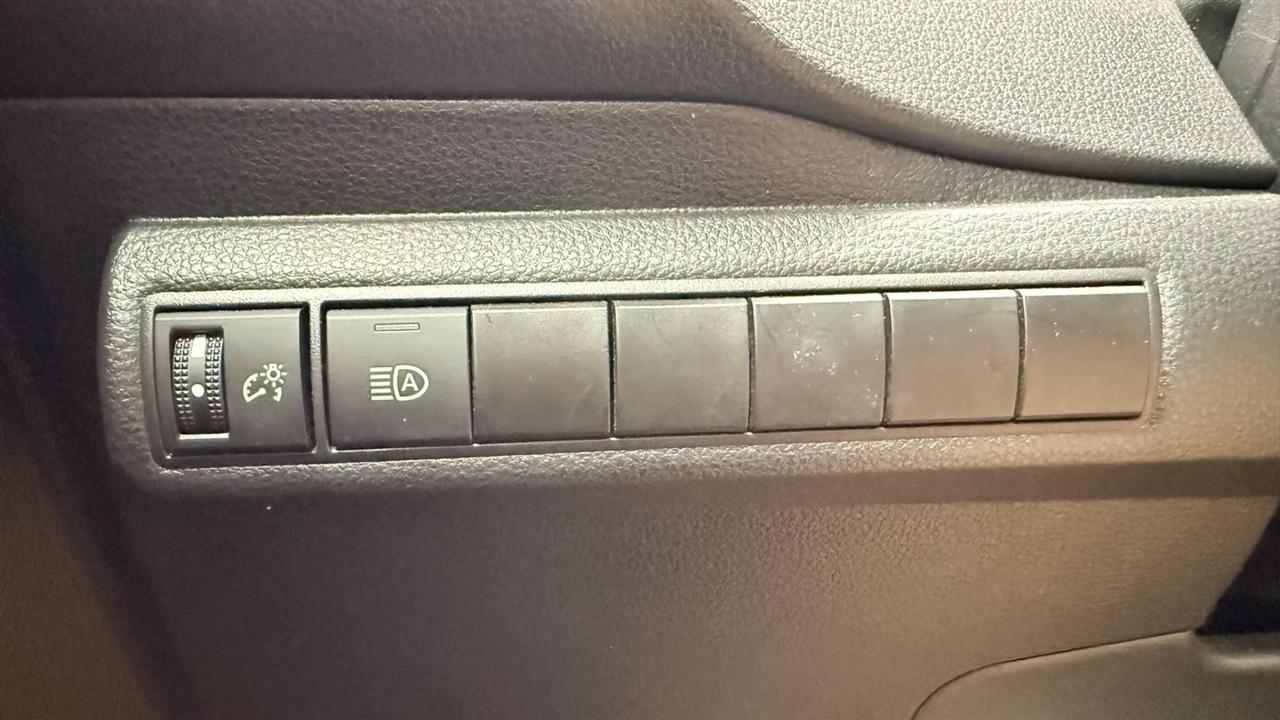 Toyota Corolla LE 2025