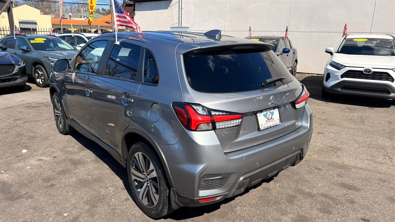 Mitsubishi Outlander Sport 2.0 ES CVT 2022