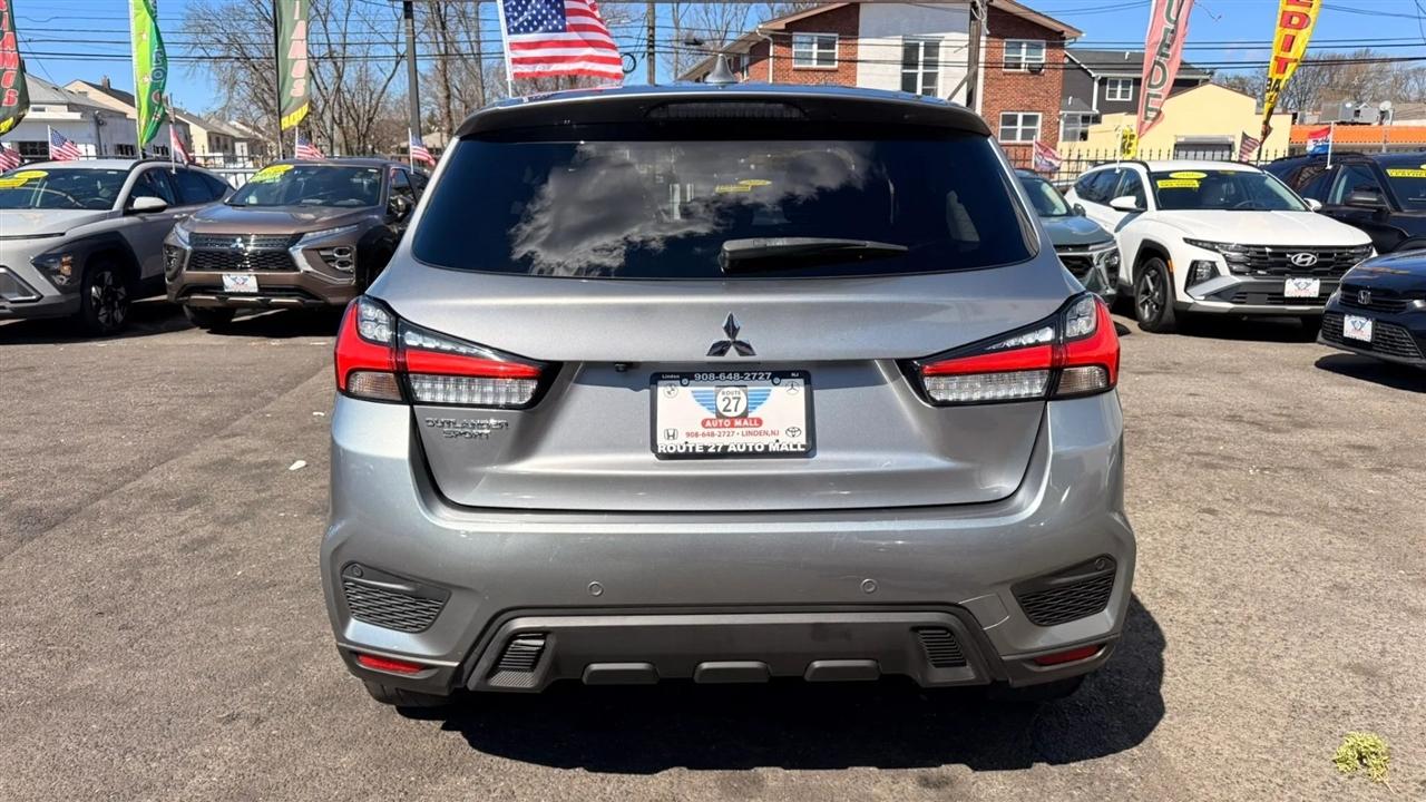 Mitsubishi Outlander Sport 2.0 ES CVT 2022