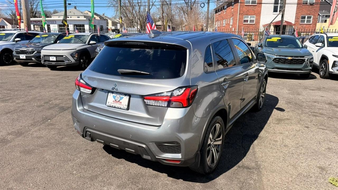 Mitsubishi Outlander Sport 2.0 ES CVT 2022