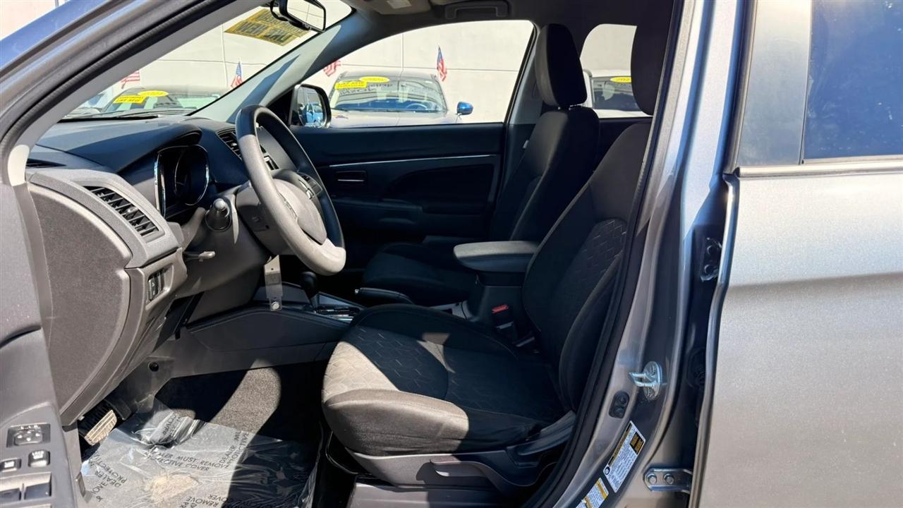 Mitsubishi Outlander Sport 2.0 ES CVT 2022