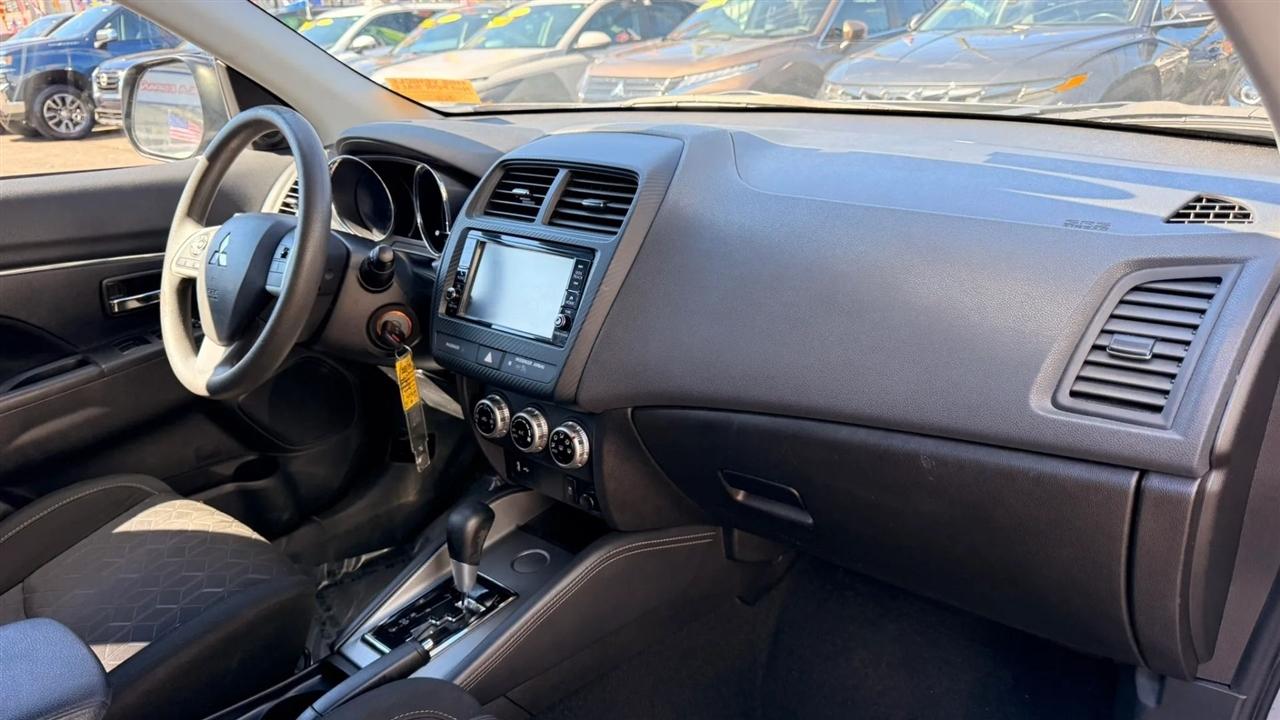 Mitsubishi Outlander Sport 2.0 ES CVT 2022