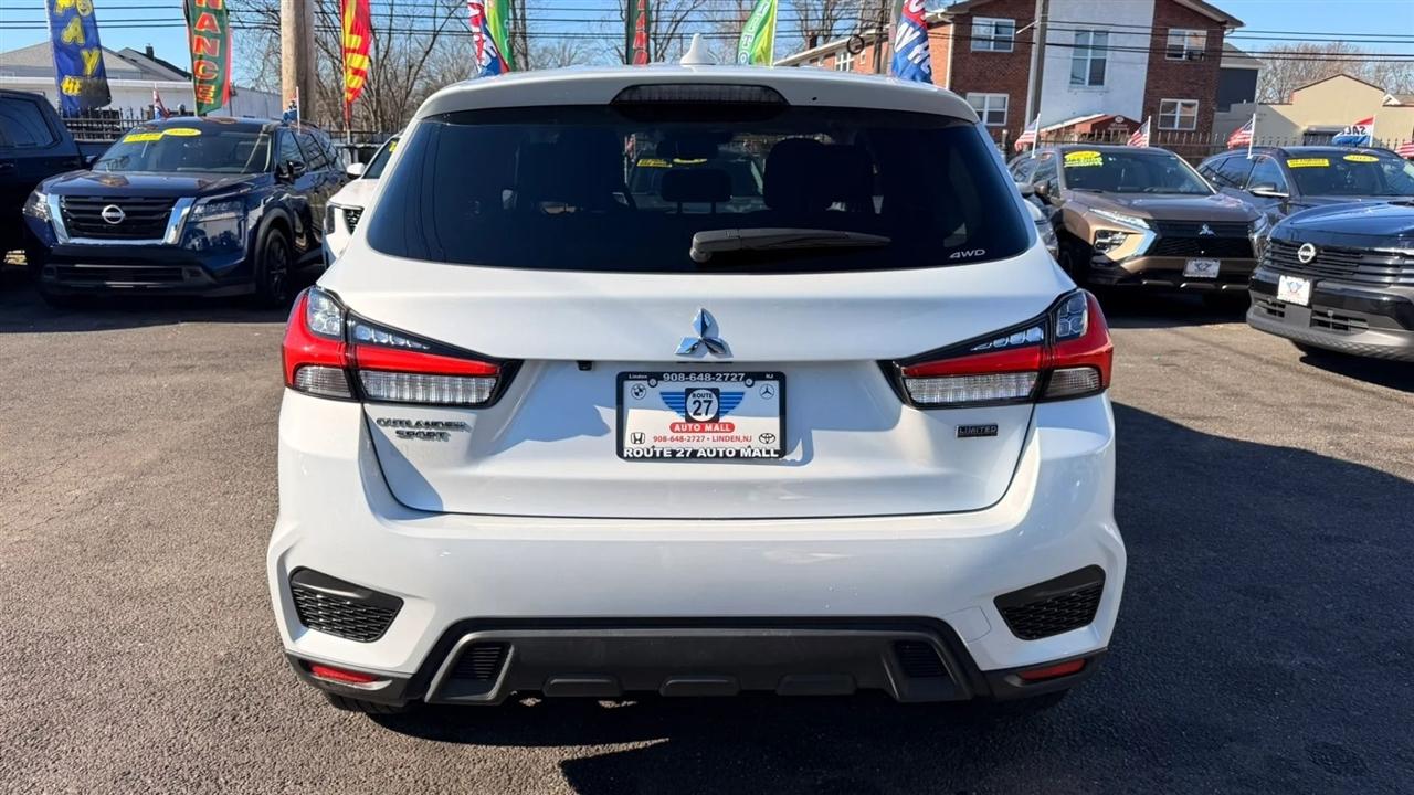 Mitsubishi Outlander Sport 2.0 ES 4WD 2024