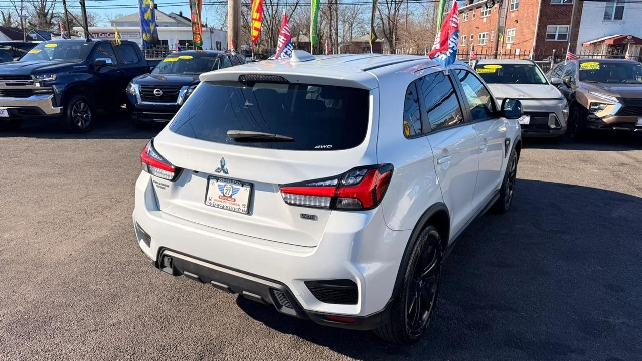 Mitsubishi Outlander Sport 2.0 ES 4WD 2024