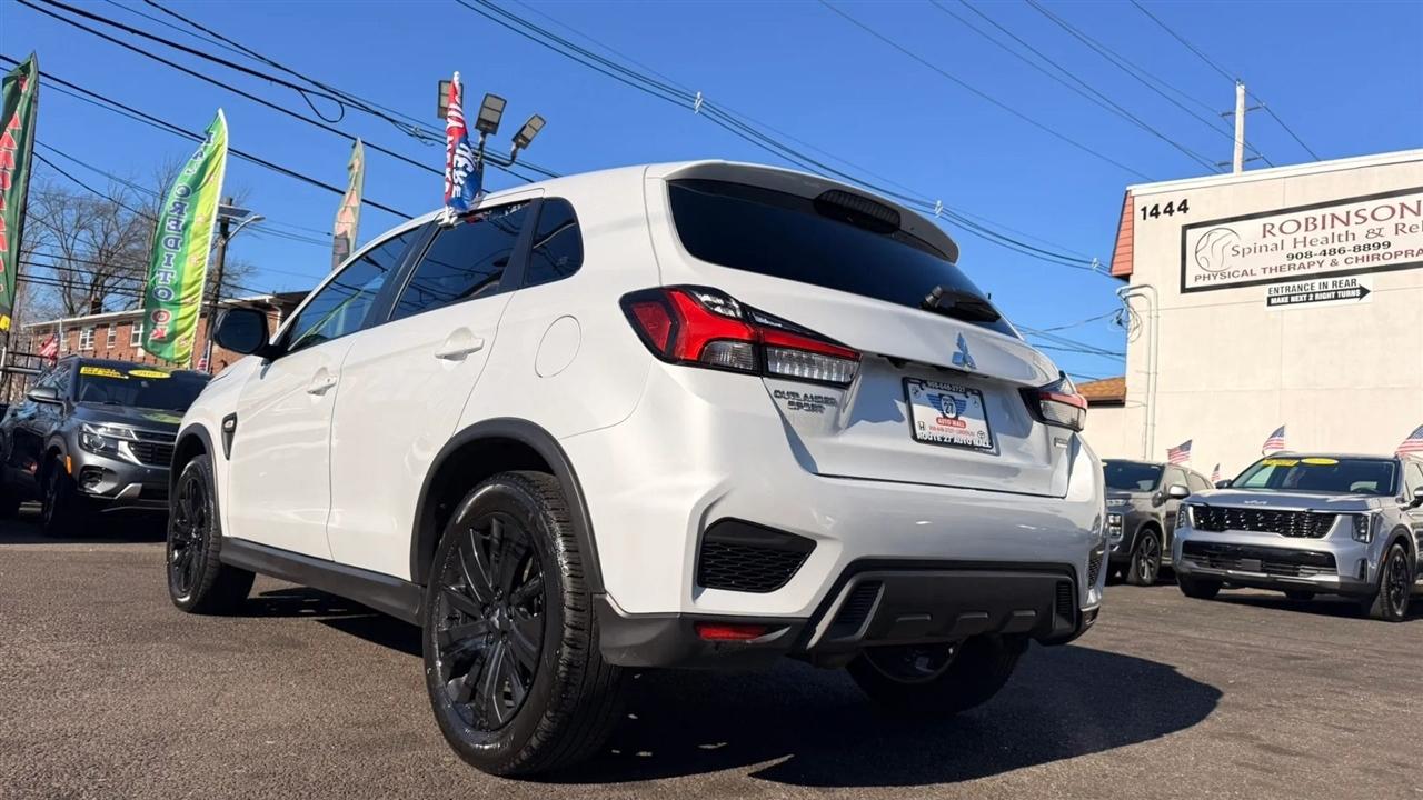 Mitsubishi Outlander Sport 2.0 ES 4WD 2024