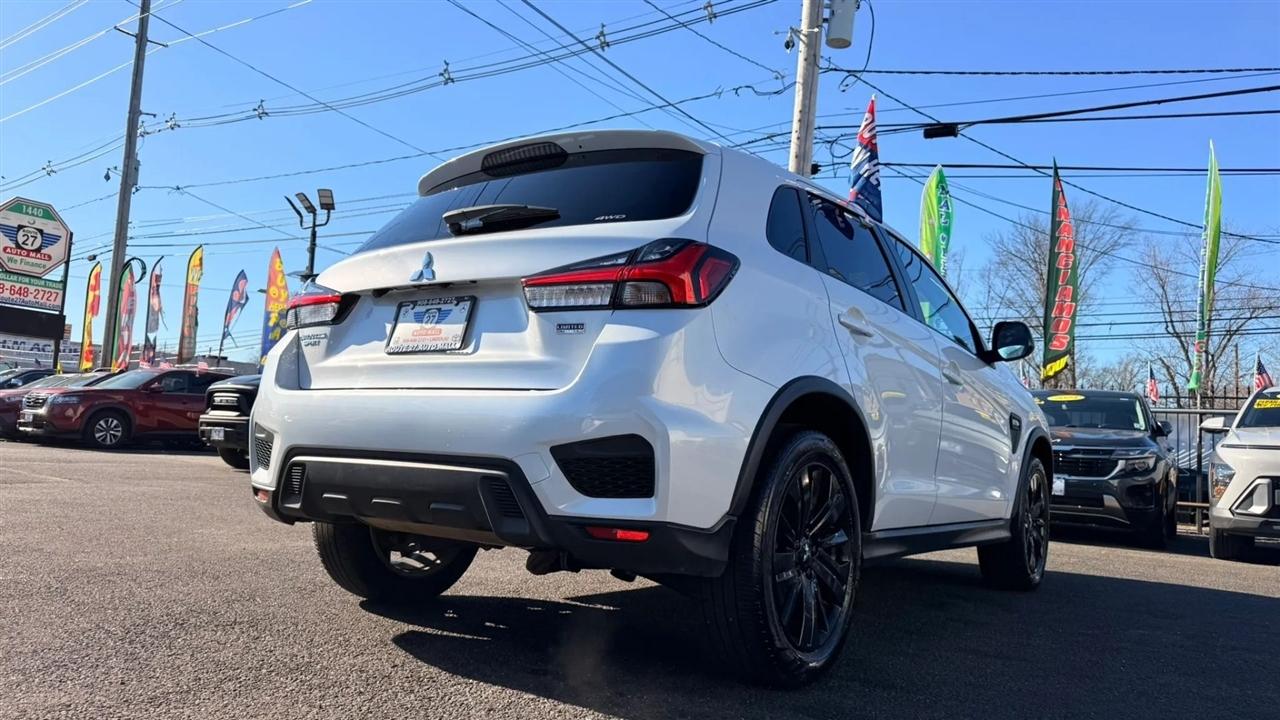 Mitsubishi Outlander Sport 2.0 ES 4WD 2024