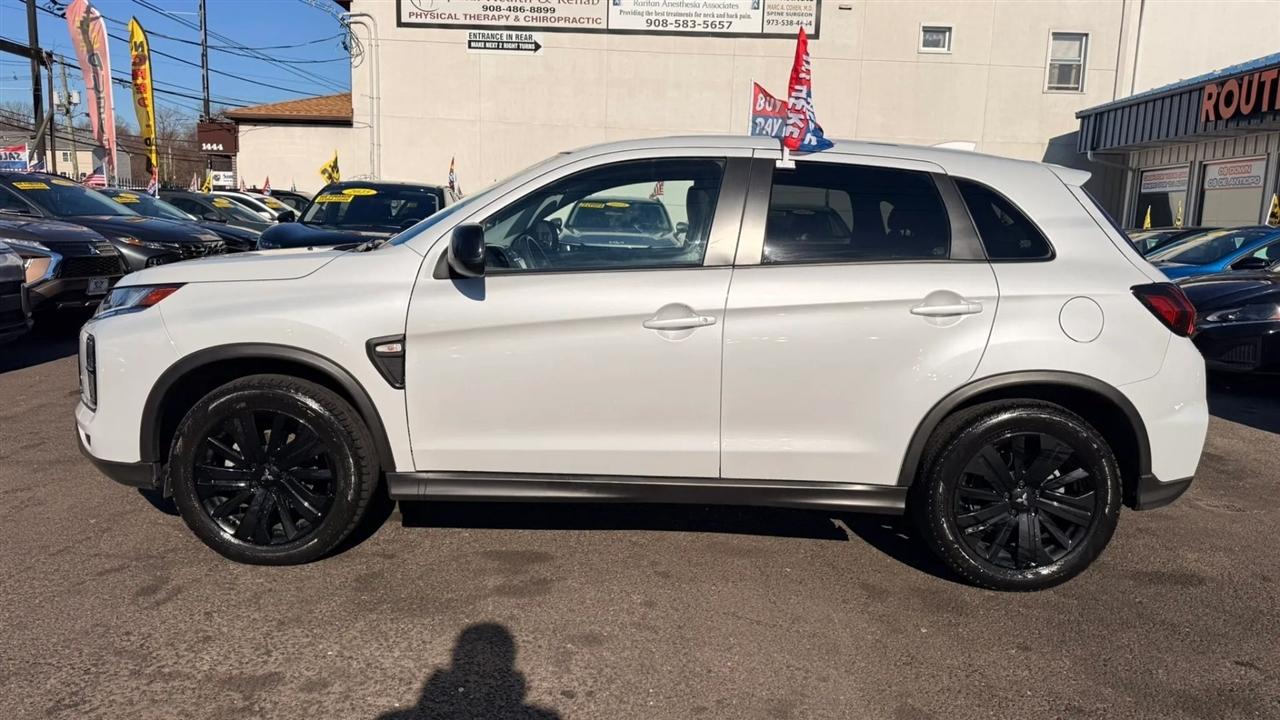 Mitsubishi Outlander Sport 2.0 ES 4WD 2024