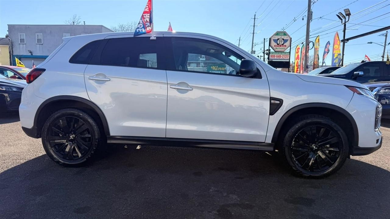 Mitsubishi Outlander Sport 2.0 ES 4WD 2024