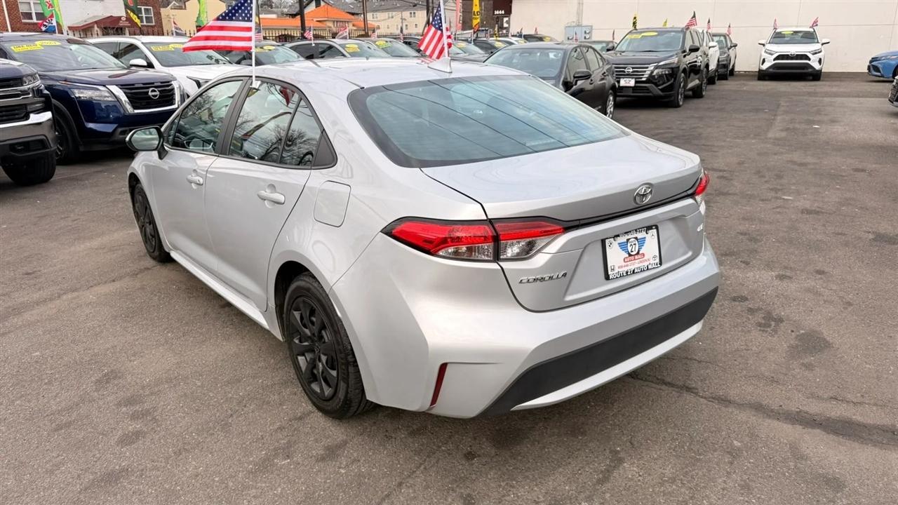 Toyota Corolla LE 2022