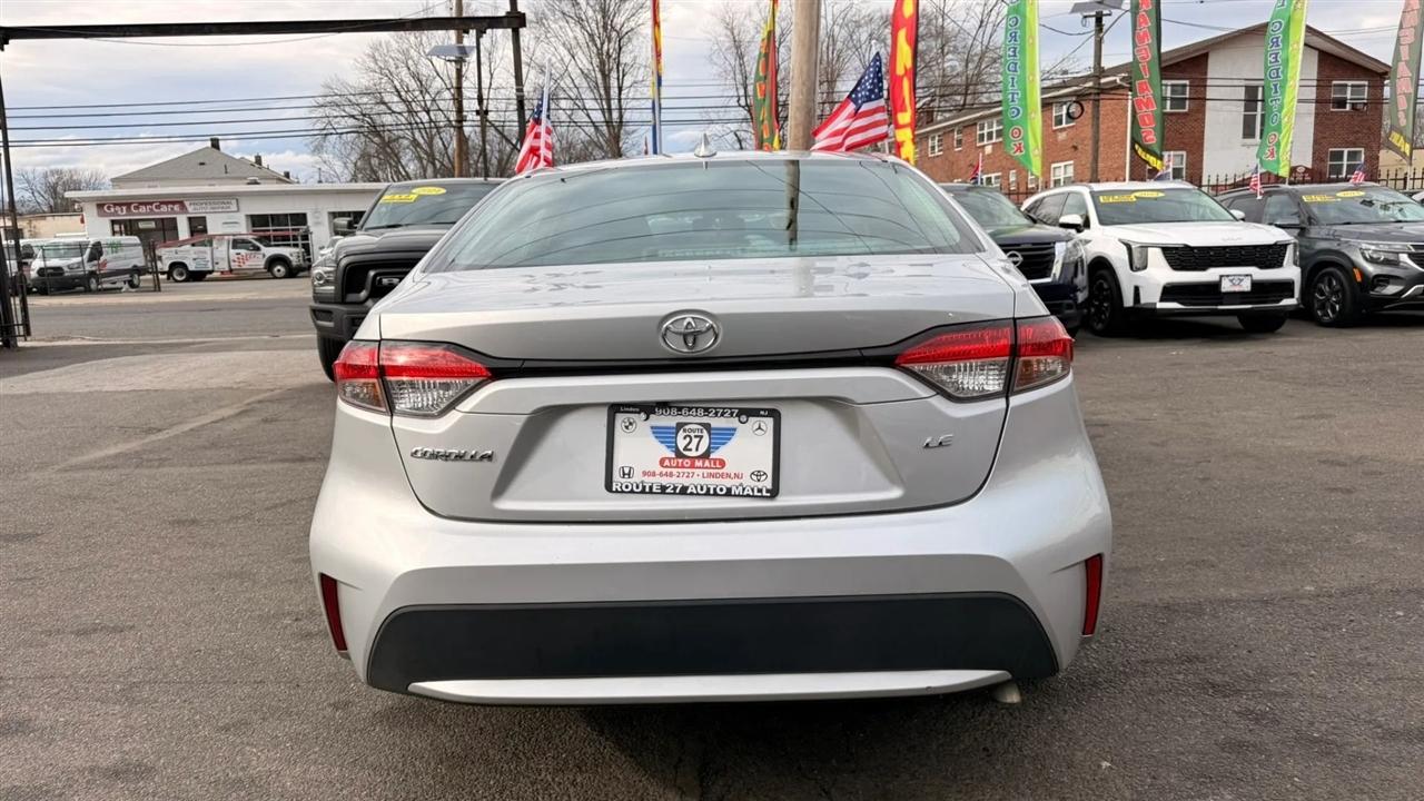 Toyota Corolla LE 2022