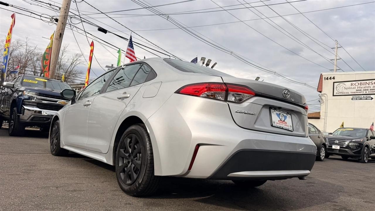 Toyota Corolla LE 2022