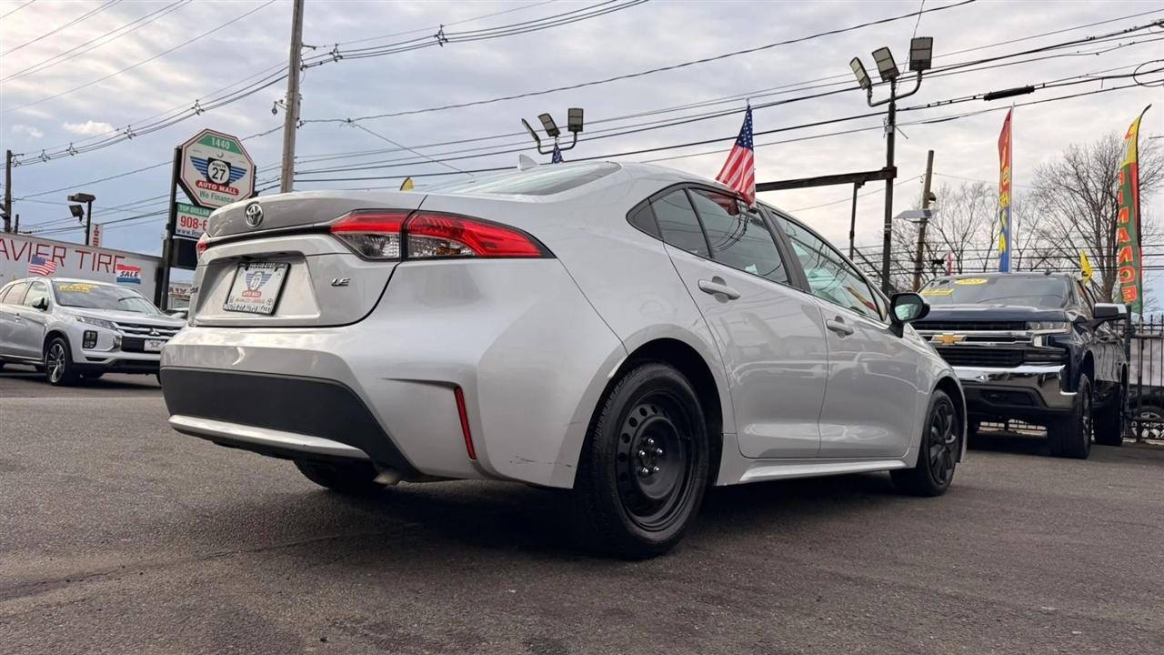 Toyota Corolla LE 2022