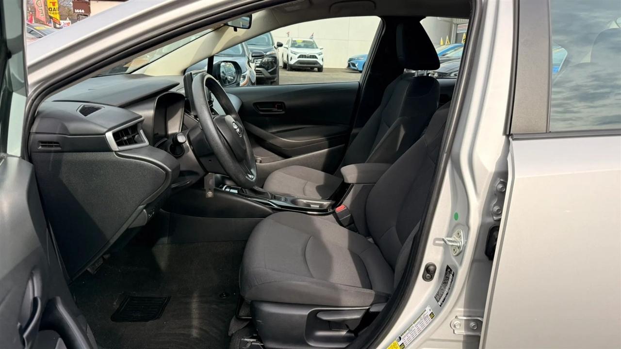 Toyota Corolla LE 2022