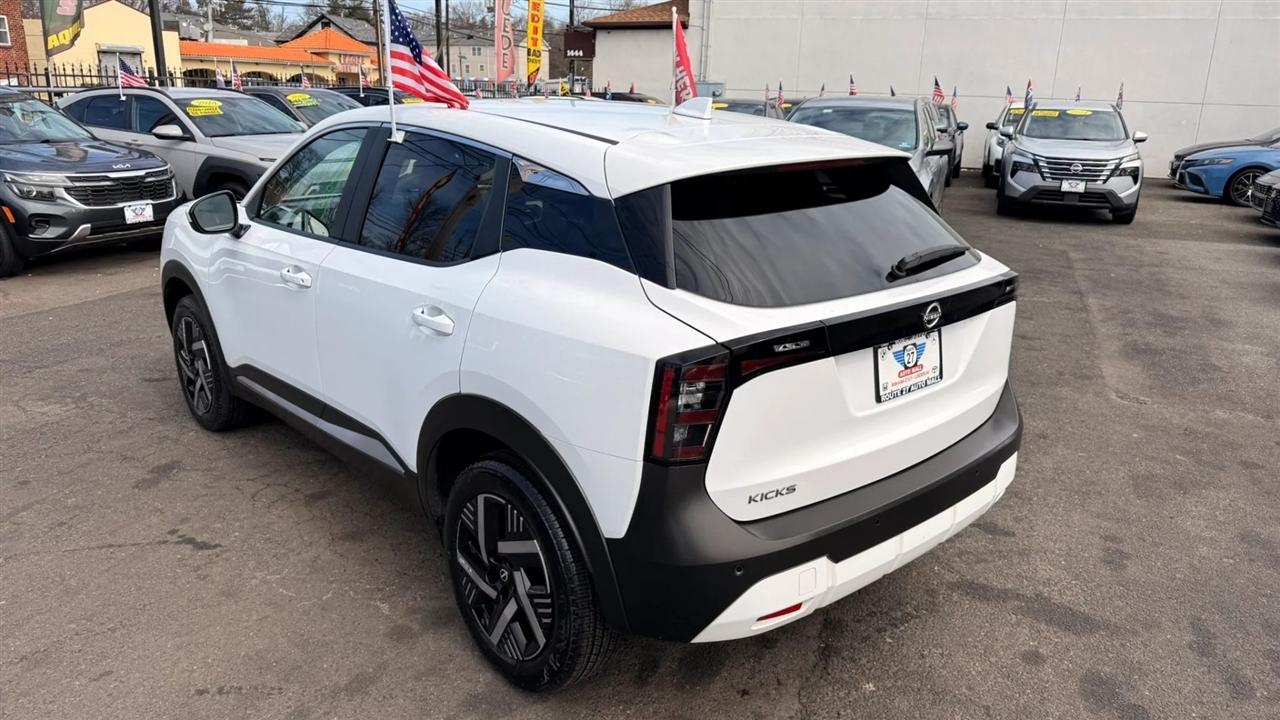 Nissan Kicks SV 2025