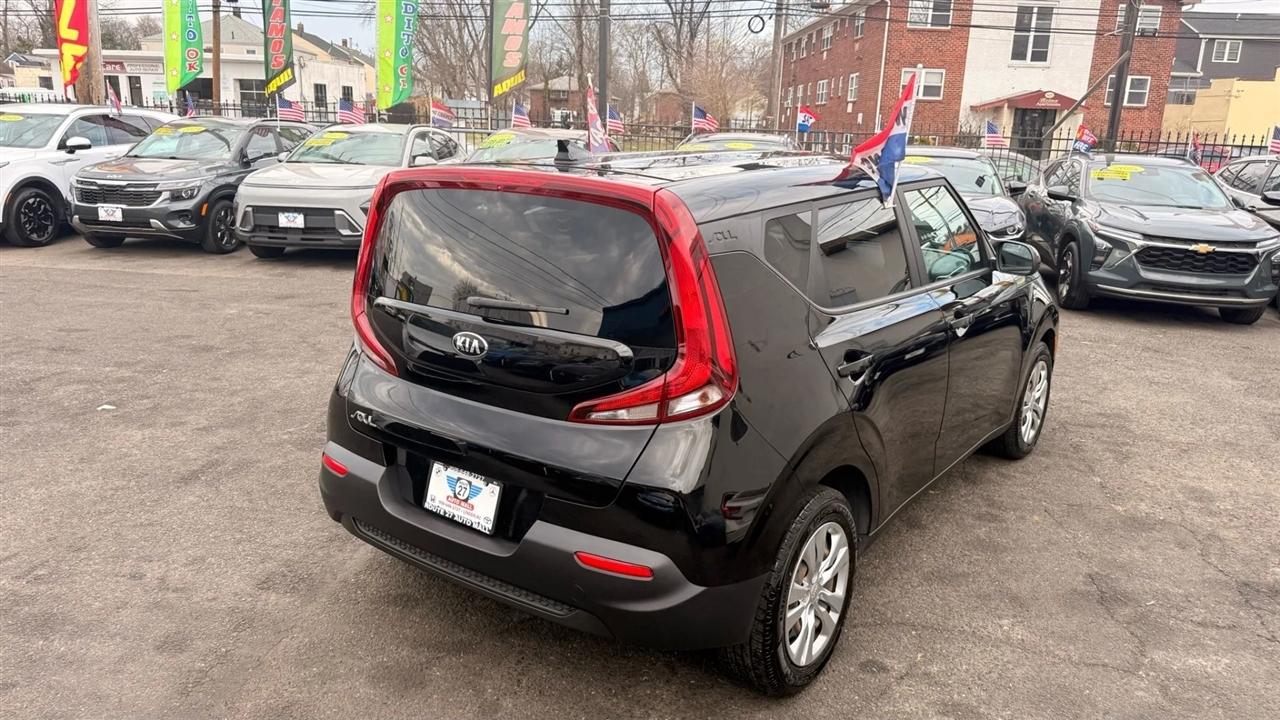 Kia Soul LX CVT 2021