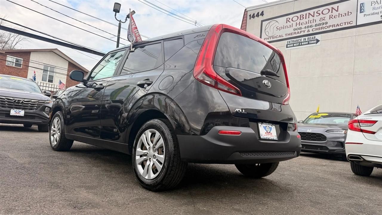 Kia Soul LX CVT 2021