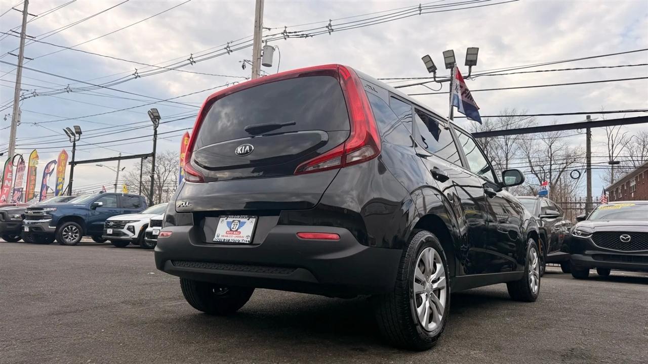 Kia Soul LX CVT 2021