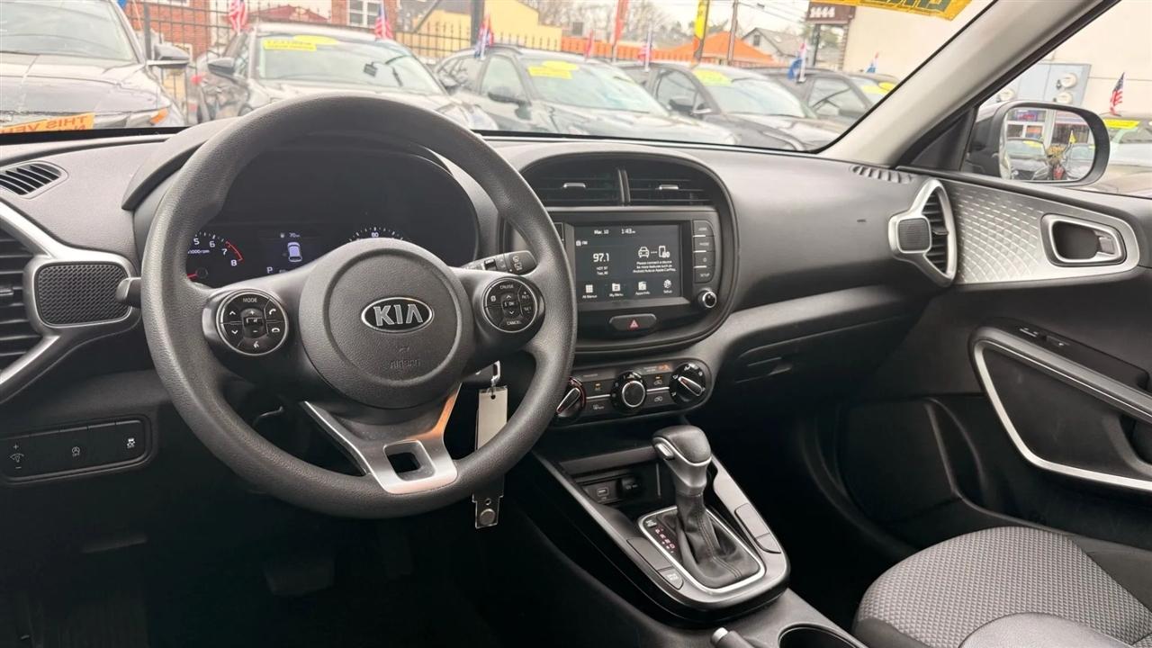 Kia Soul LX CVT 2021