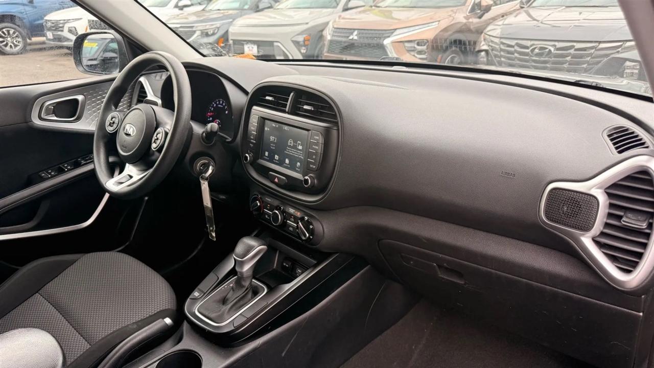 Kia Soul LX CVT 2021
