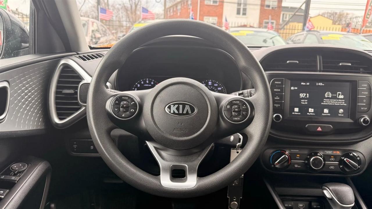 Kia Soul LX CVT 2021