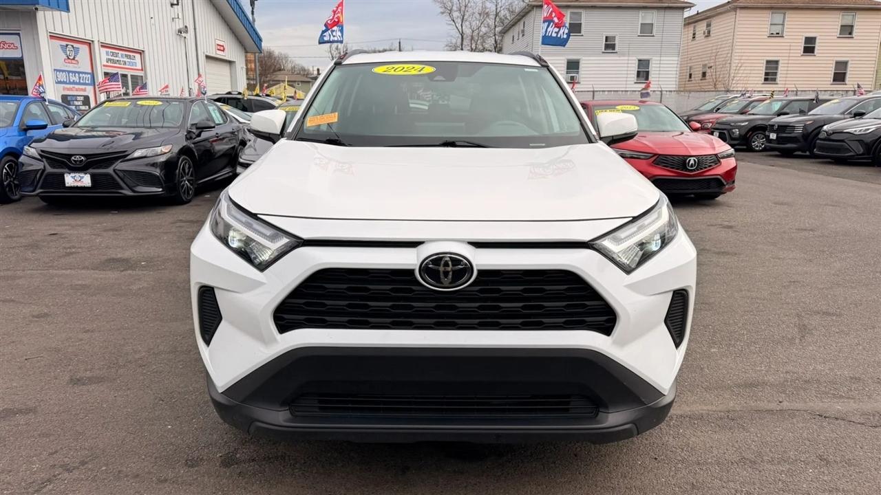Toyota RAV4 XLE 2024