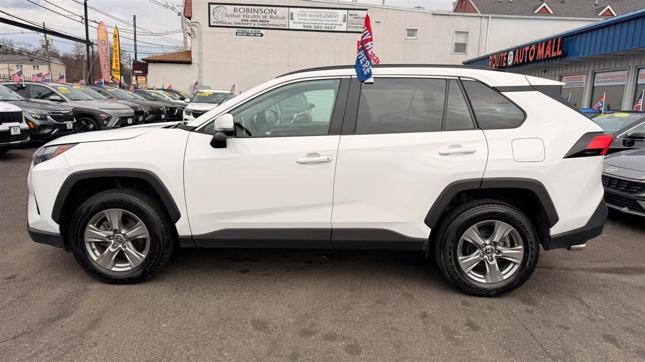 Toyota RAV4 XLE 2024