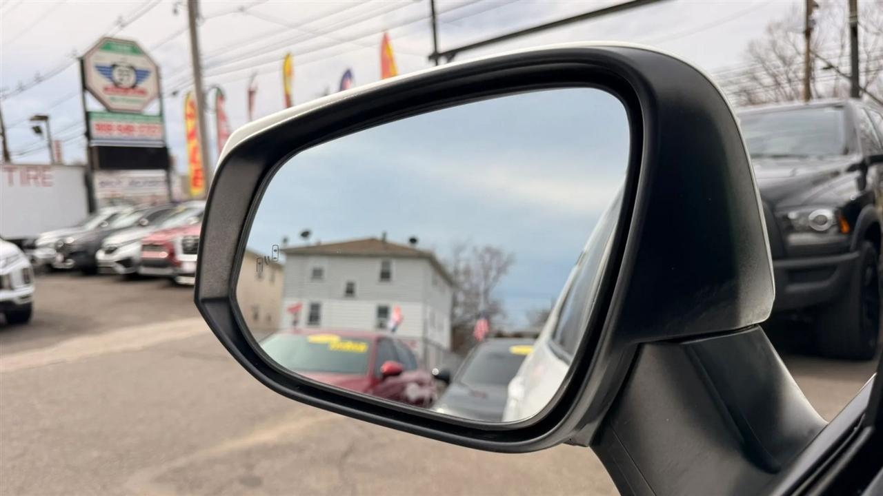 Toyota RAV4 XLE 2024