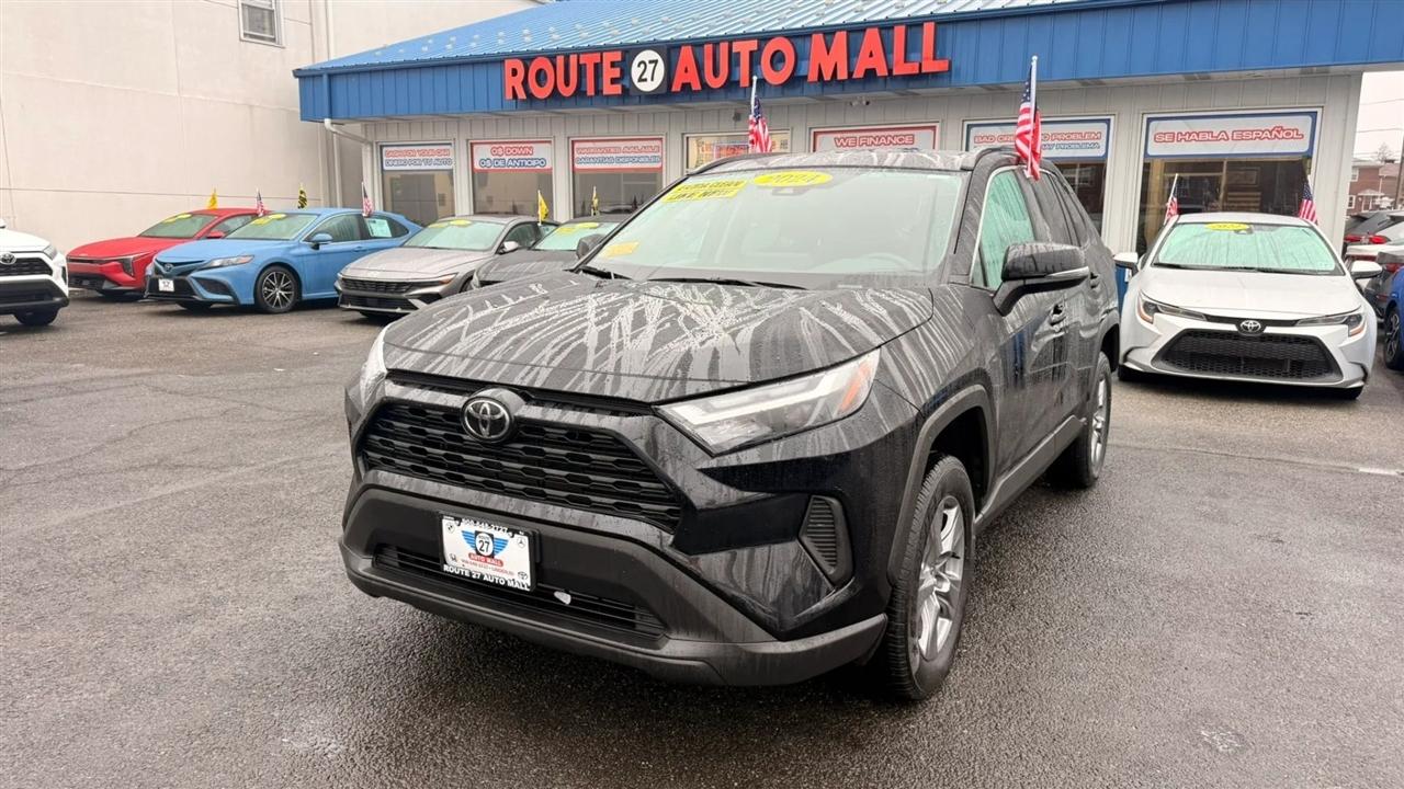 Toyota RAV4 XLE 2024