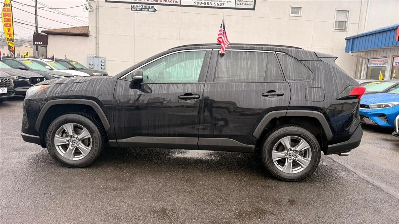 Toyota RAV4 XLE 2024