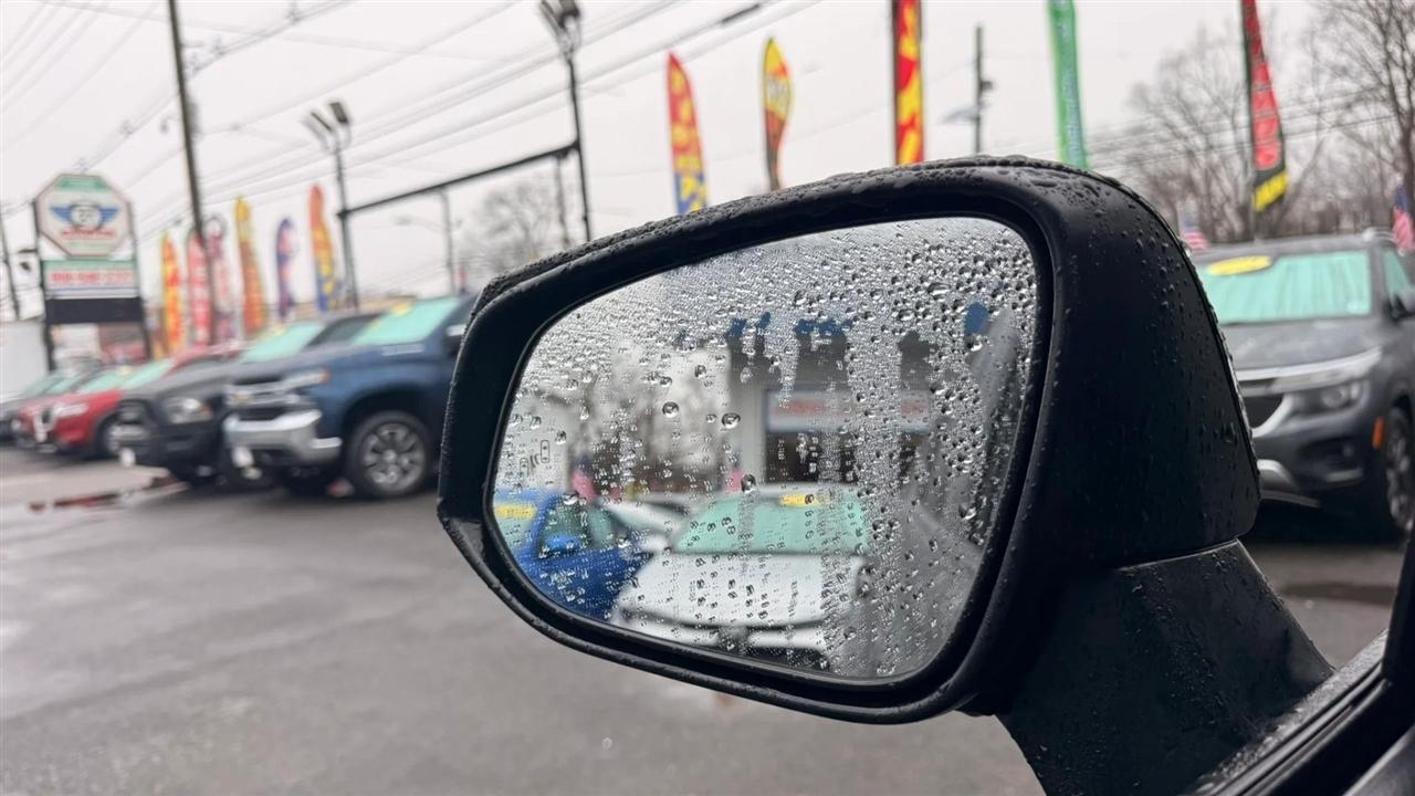 Toyota RAV4 XLE 2024