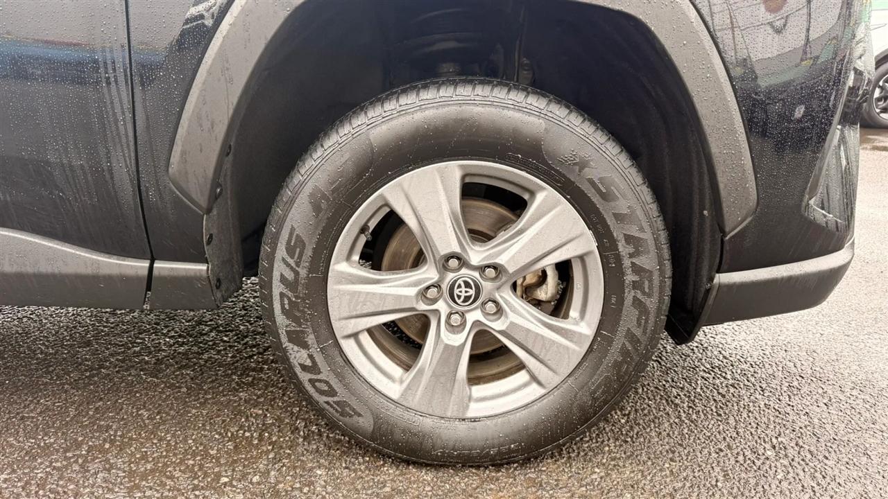 Toyota RAV4 XLE 2024