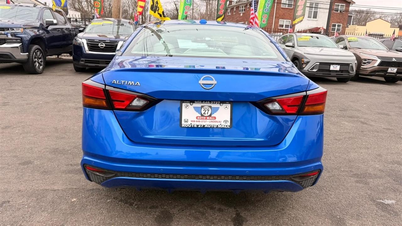 Nissan Altima 2.5 SV 2025