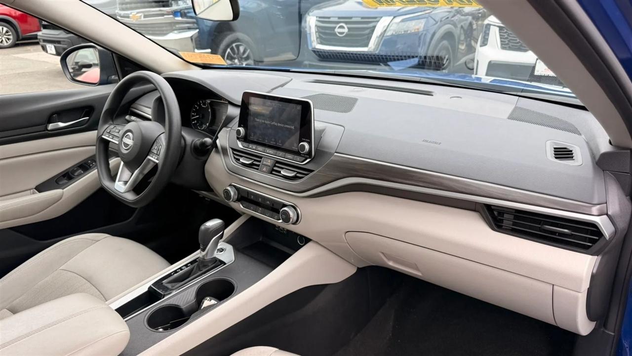 Nissan Altima 2.5 SV 2025