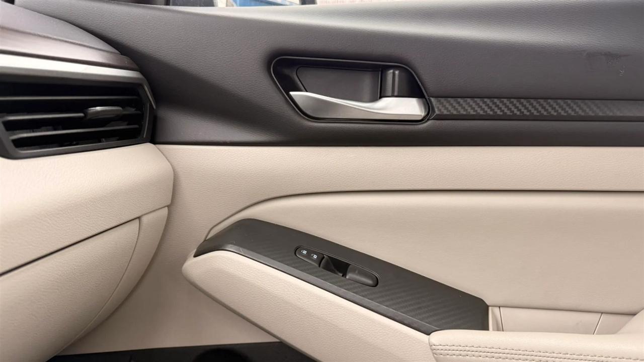 Nissan Altima 2.5 SV 2025