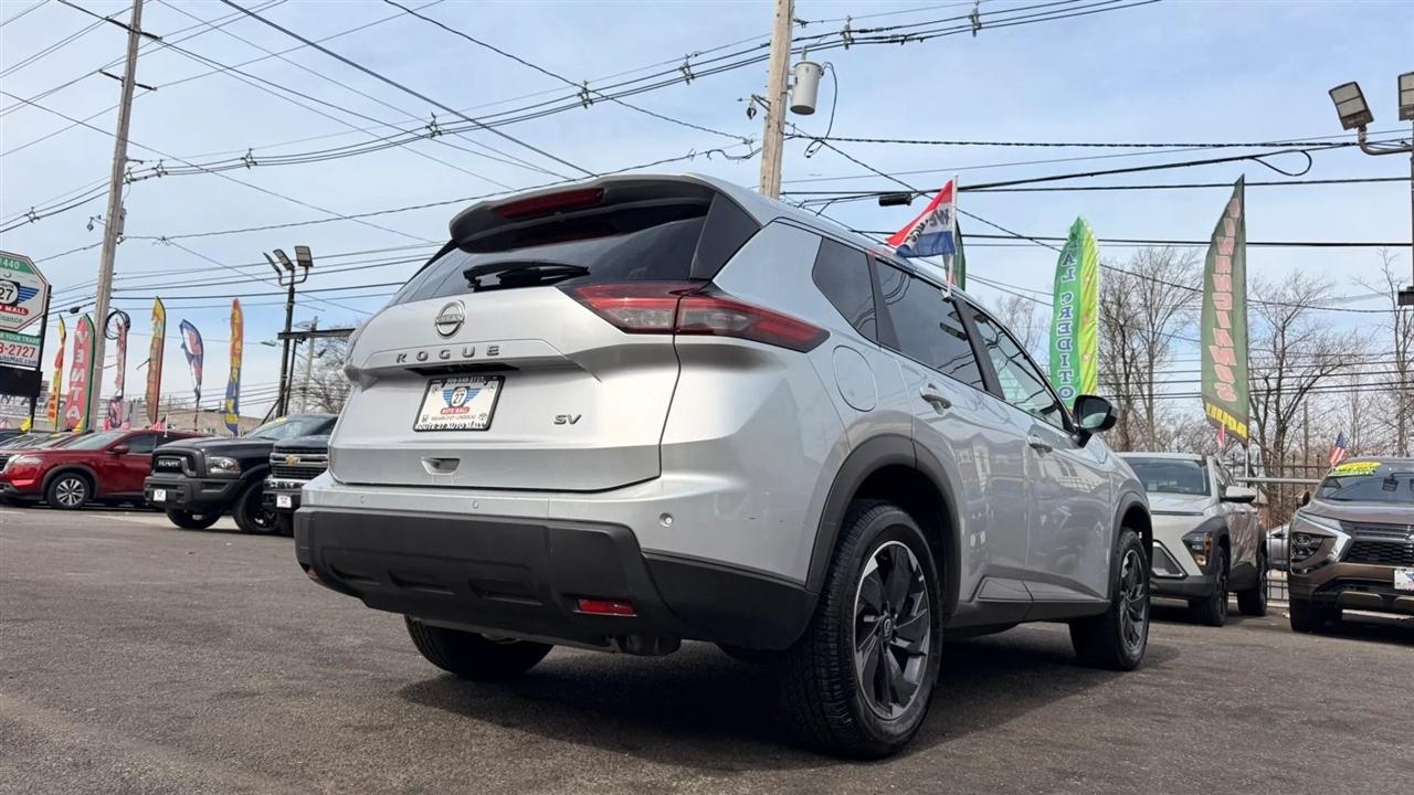 Nissan Rogue SV 2024