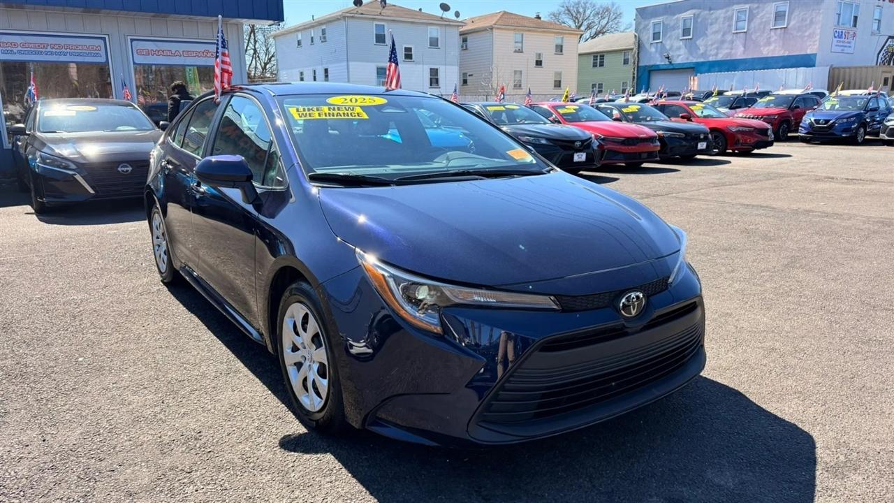 Toyota Corolla LE 2025