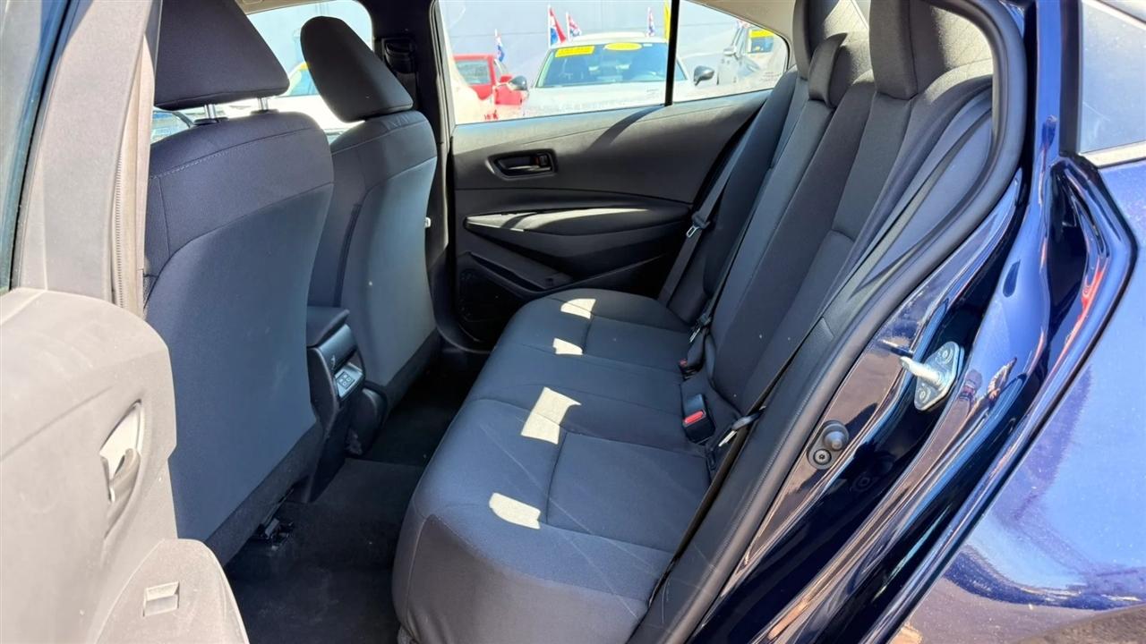 Toyota Corolla LE 2025