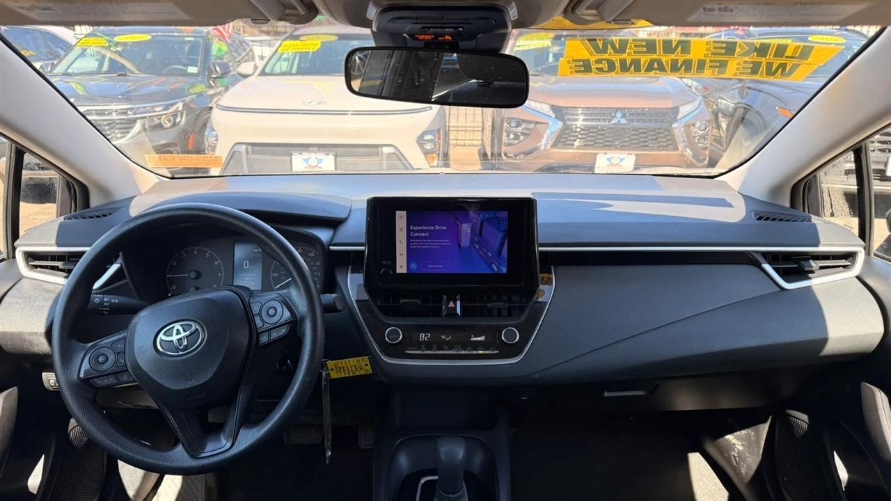 Toyota Corolla LE 2025