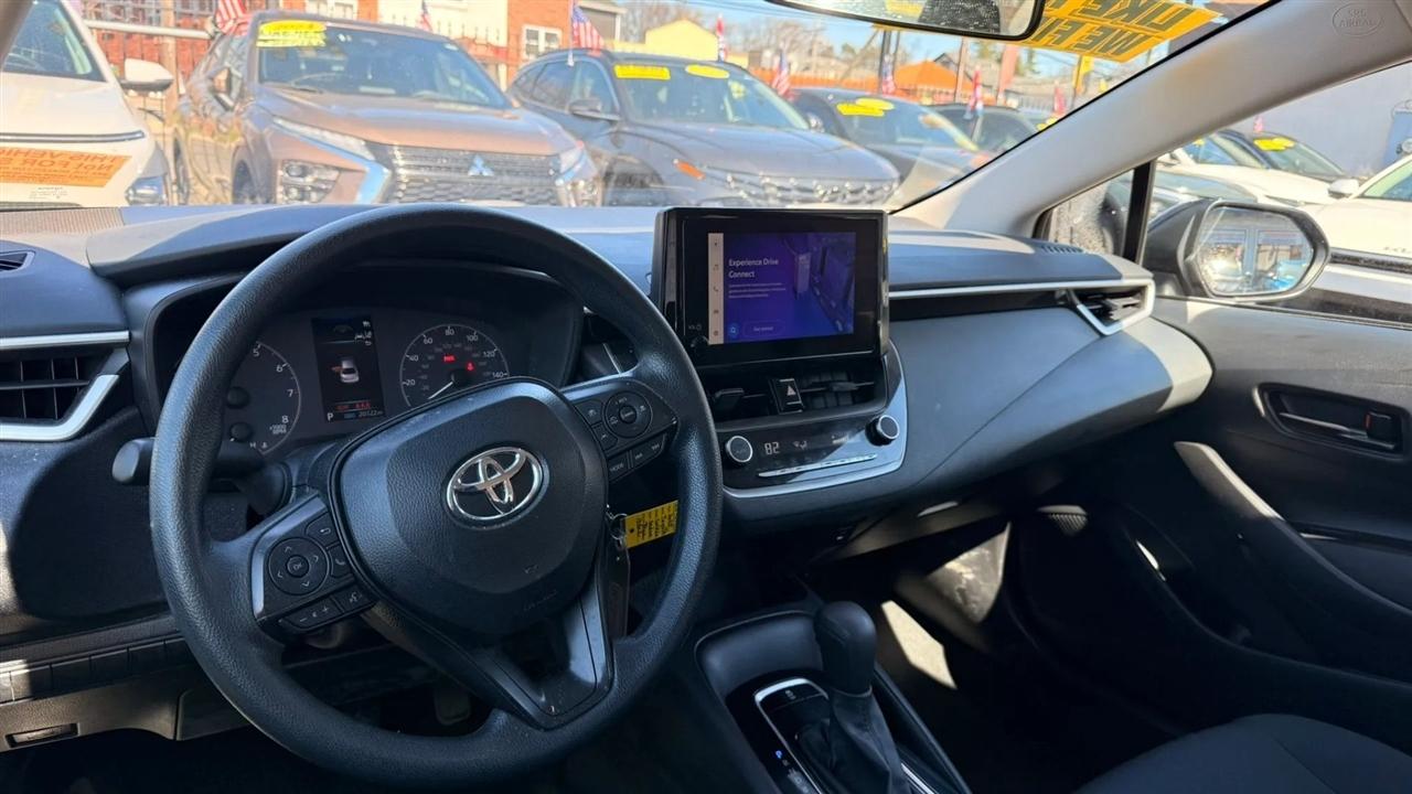 Toyota Corolla LE 2025