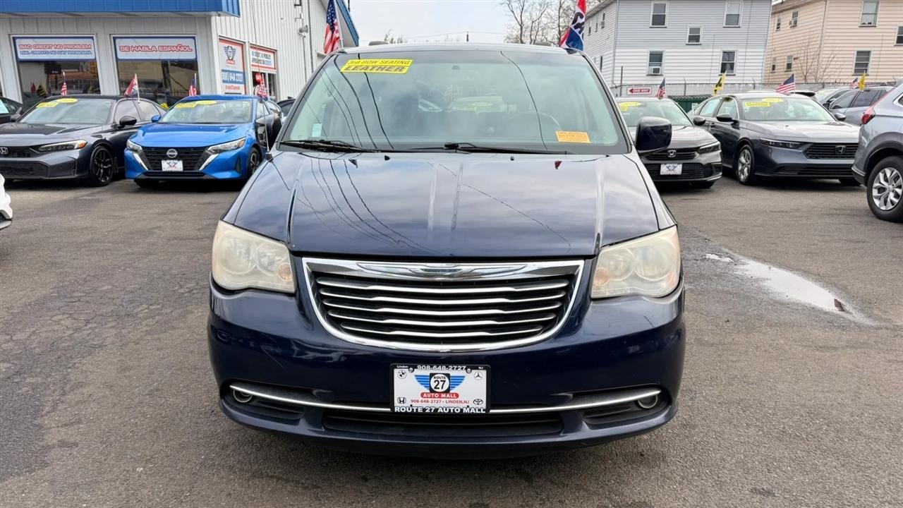 Chrysler Town & Country Touring 2012