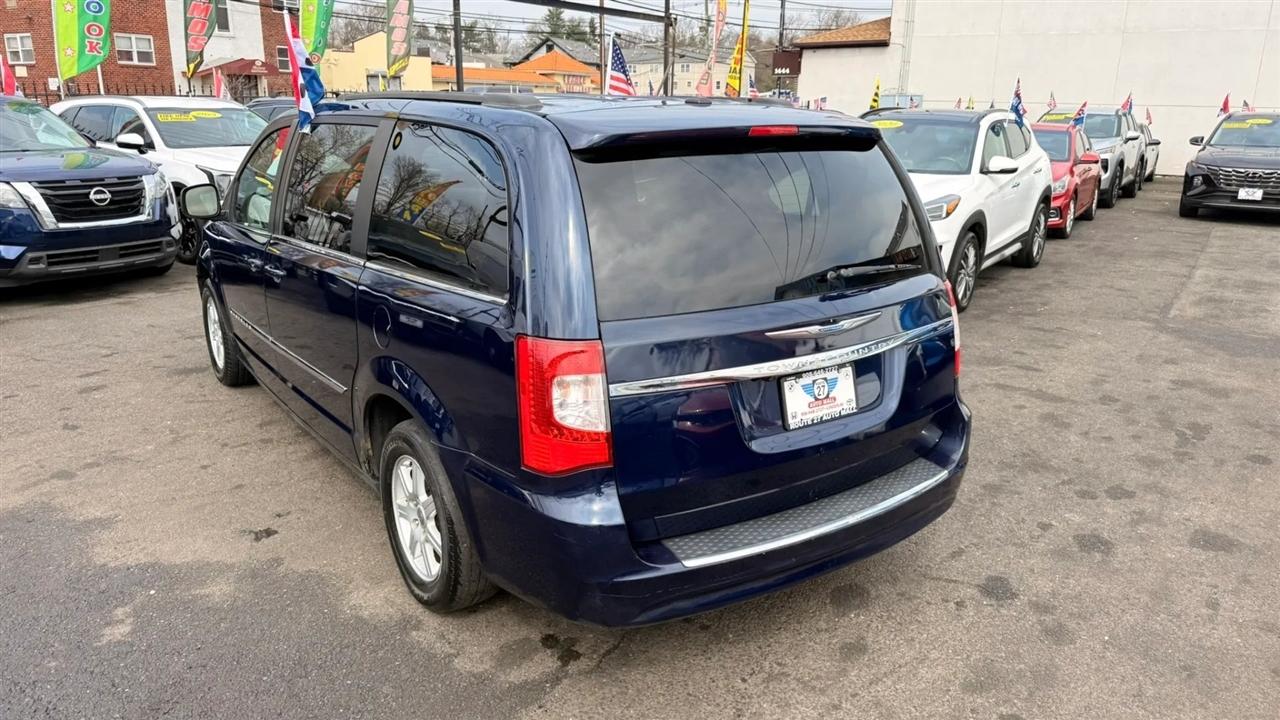 Chrysler Town & Country Touring 2012