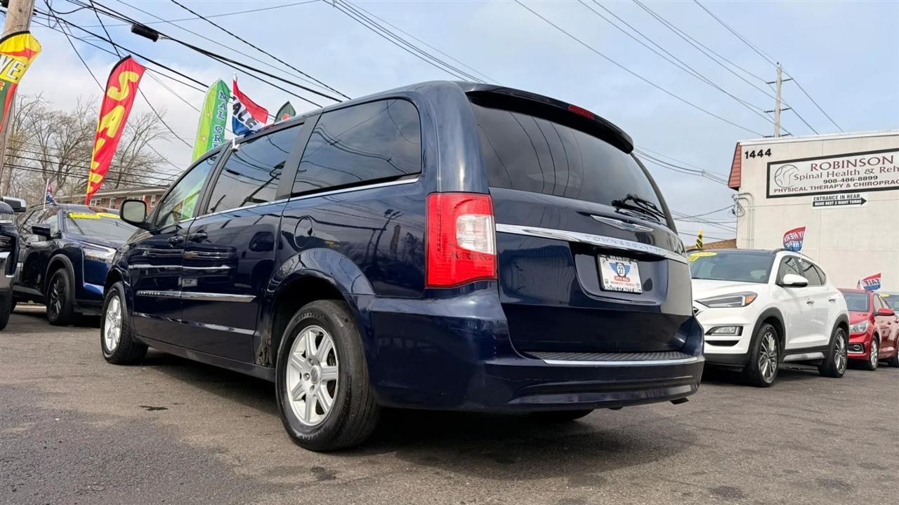 Chrysler Town & Country Touring 2012