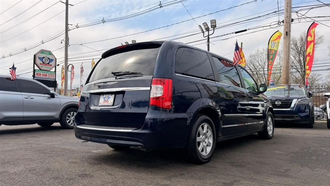Chrysler Town & Country Touring 2012