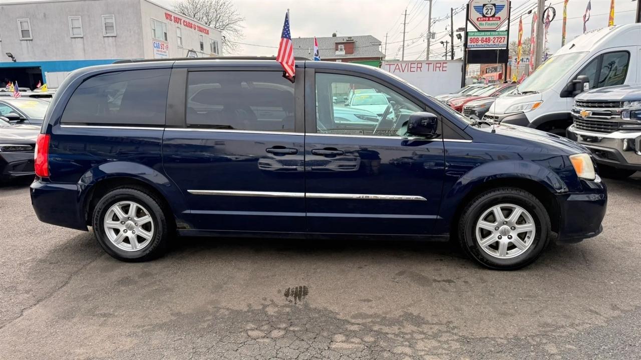 Chrysler Town & Country Touring 2012
