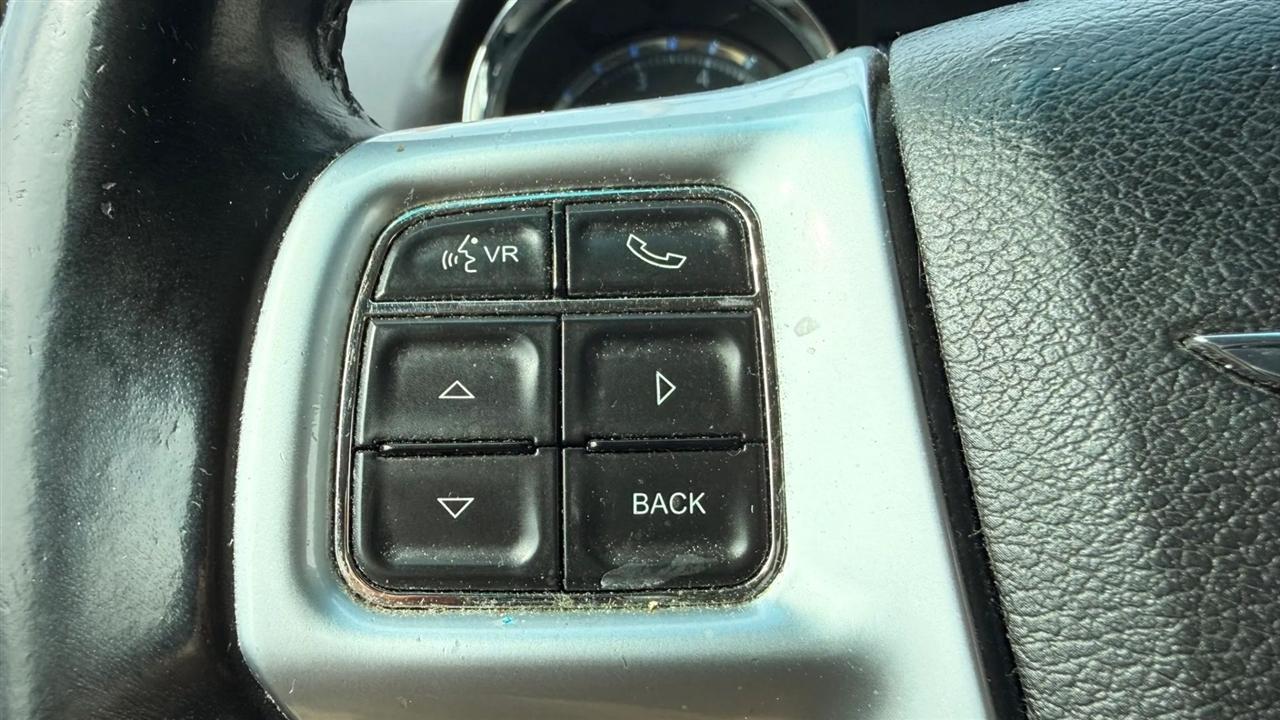 Chrysler Town & Country Touring 2012