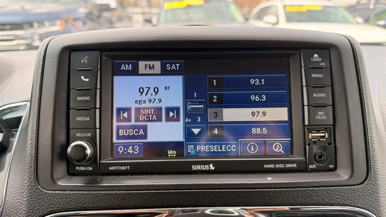 Chrysler Town & Country Touring 2012