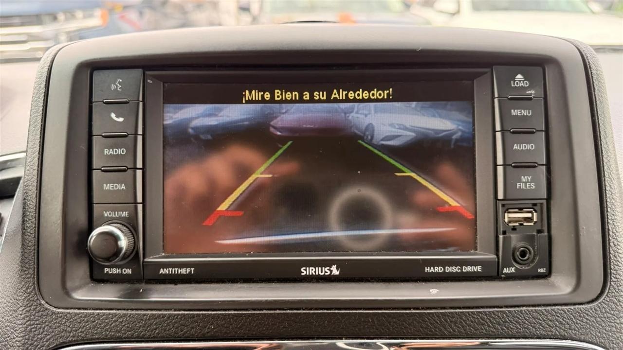 Chrysler Town & Country Touring 2012