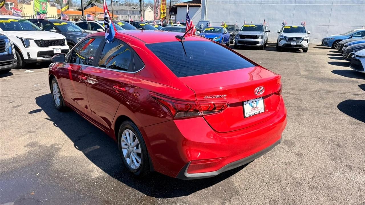 Hyundai Accent SEL 4-Door 6A 2022