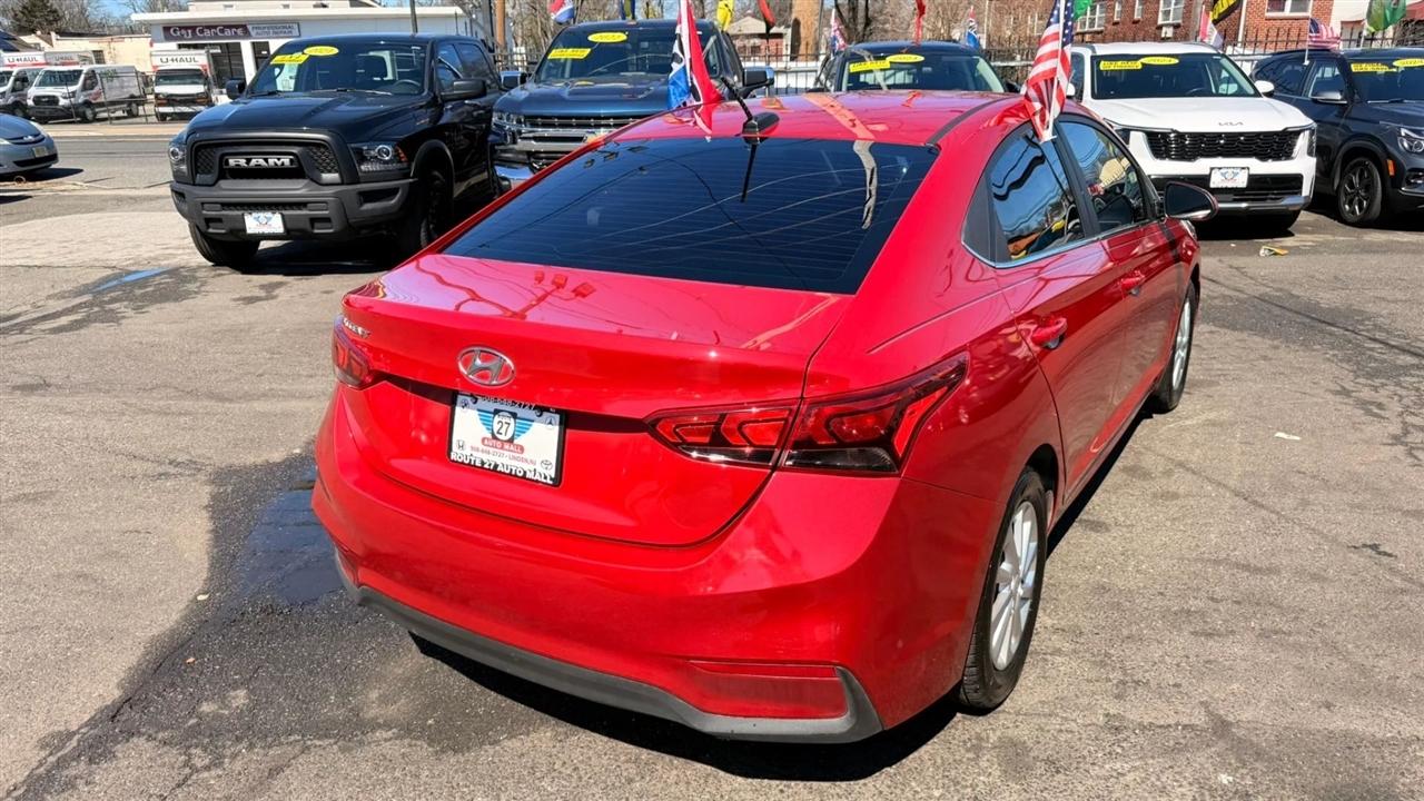 Hyundai Accent SEL 4-Door 6A 2022